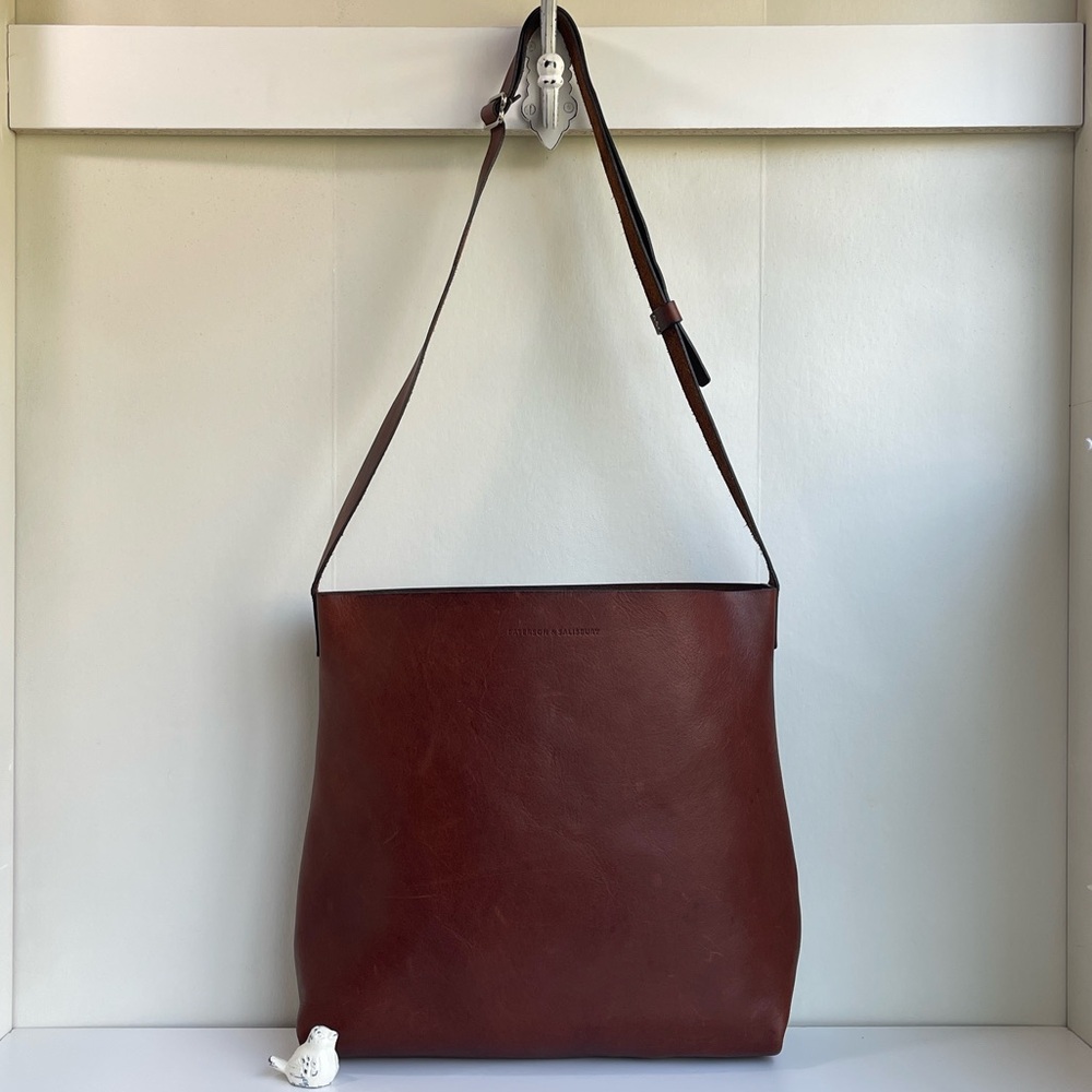 Paterson Salisbury Full Grain New Zealand Tasman Cow Leather Bucket Bag - Picture 3 of 16